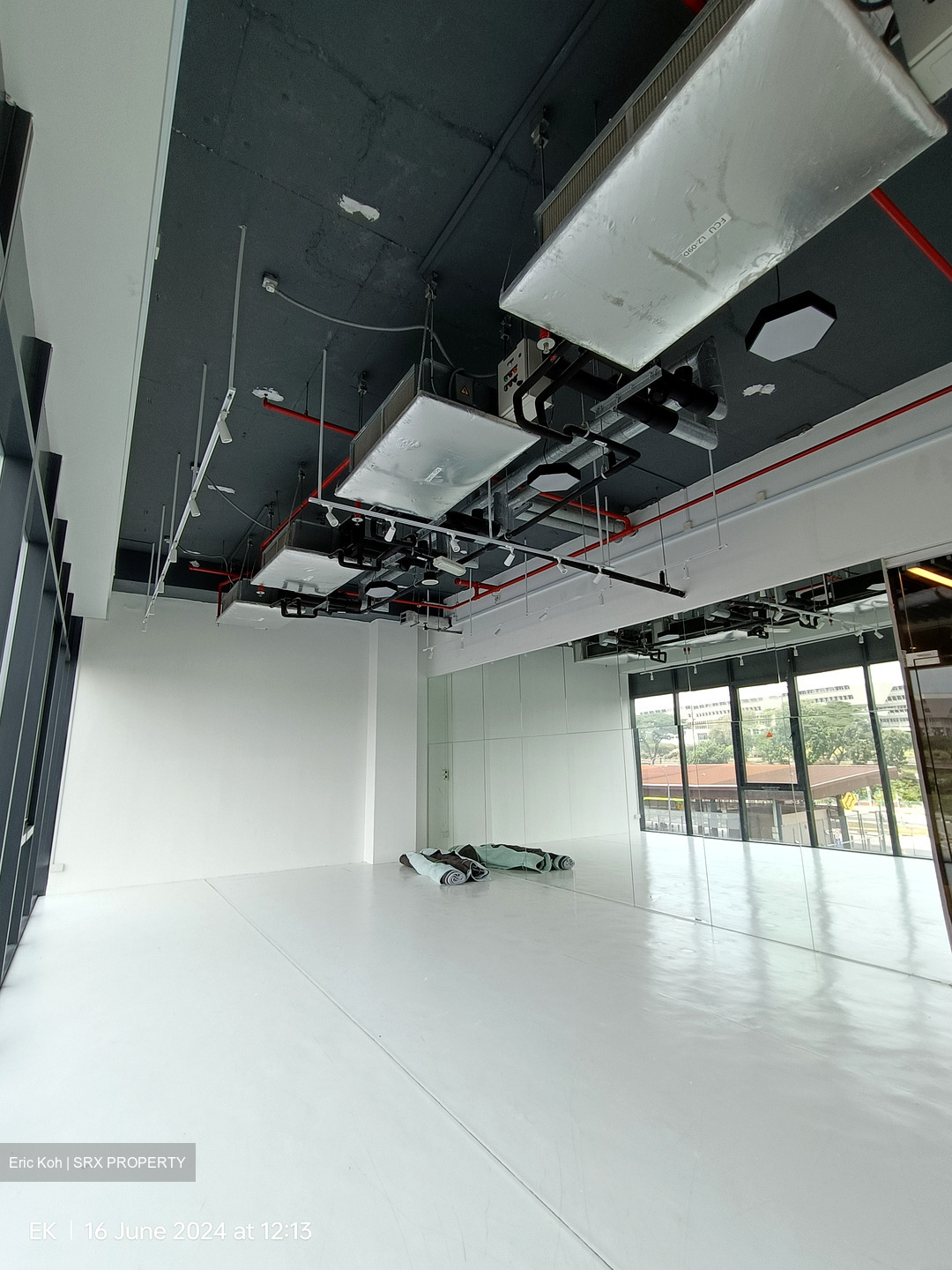 Vision Exchange (D22), Retail #521734821